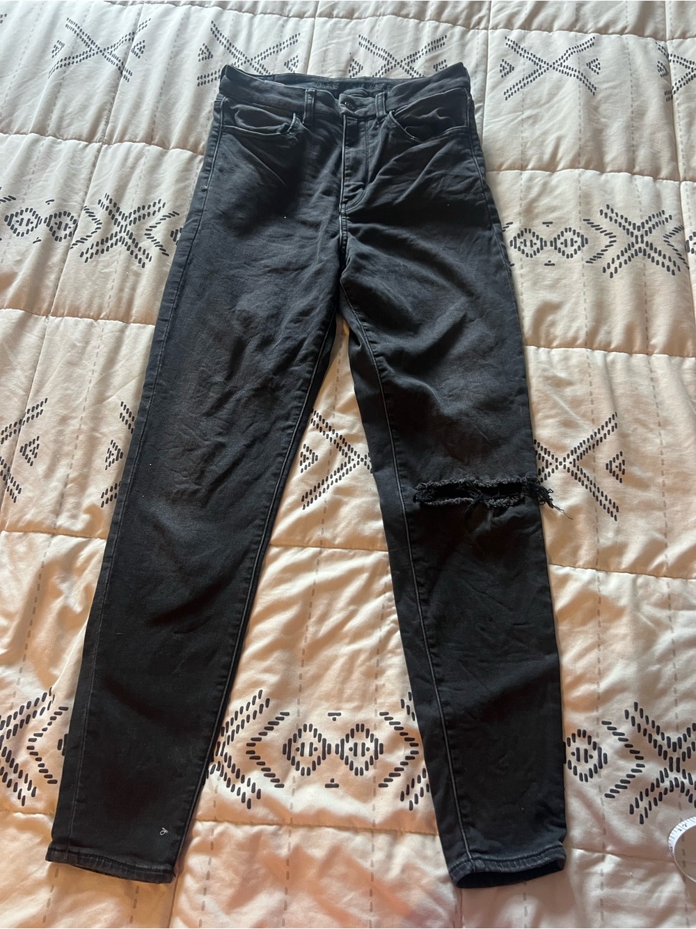 American Eagle skinny jeans. Size 6.